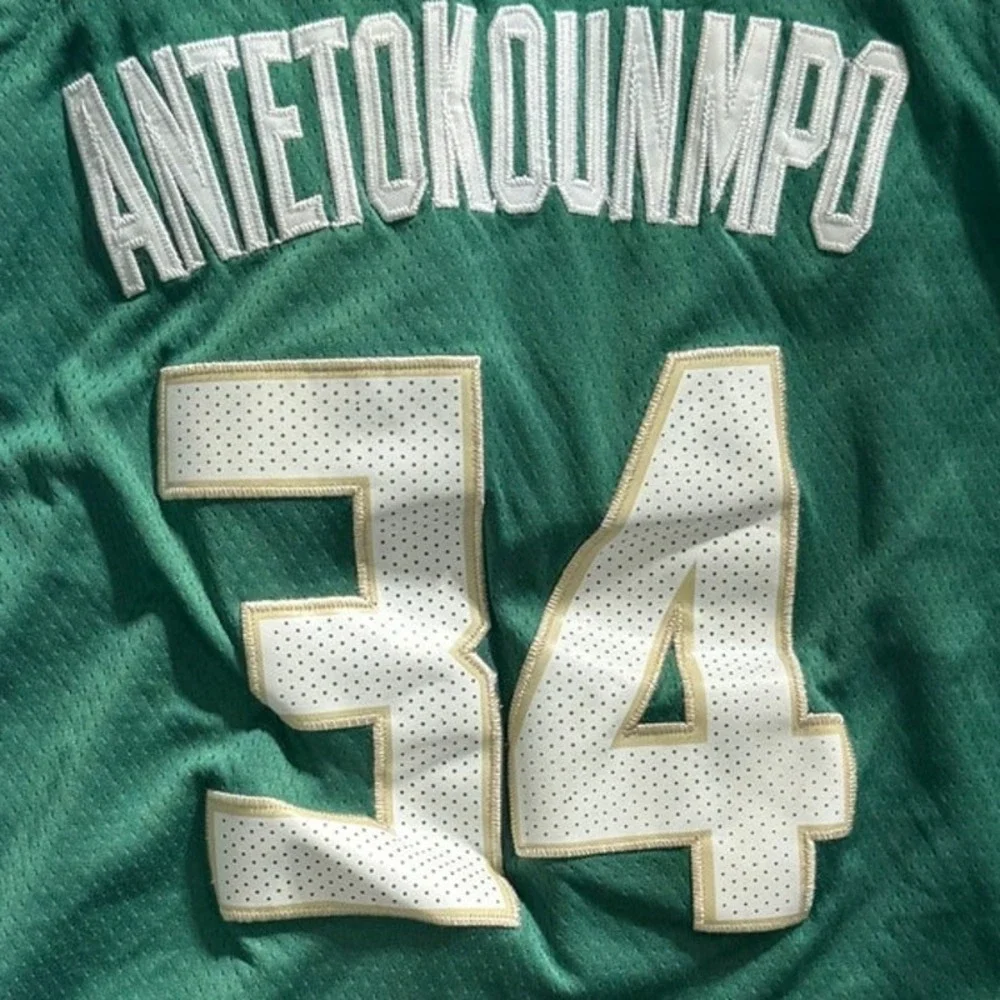 Nike Milwaukee Bucks Giannis Antetokounmpo Youth L NBA Basketball Jersey Green